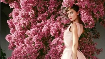 Σπάνια πορτρέτα της Όντρεϊ Χέπμπορν σε έκθεση στο Λονδίνο