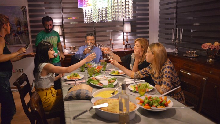 Το enikos.gr στα γυρίσματα της νέας σειράς του ΑΝΤ1 «Γυναίκα χωρίς όνομα» – ΦΩΤΟ