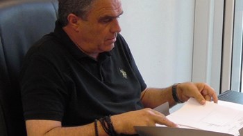 Ο δήμαρχος Διρφύων για τη φωτιά στην Εύβοια: Οι άνεμοι οδηγούν τις φλόγες κατευθείαν στα σπίτια