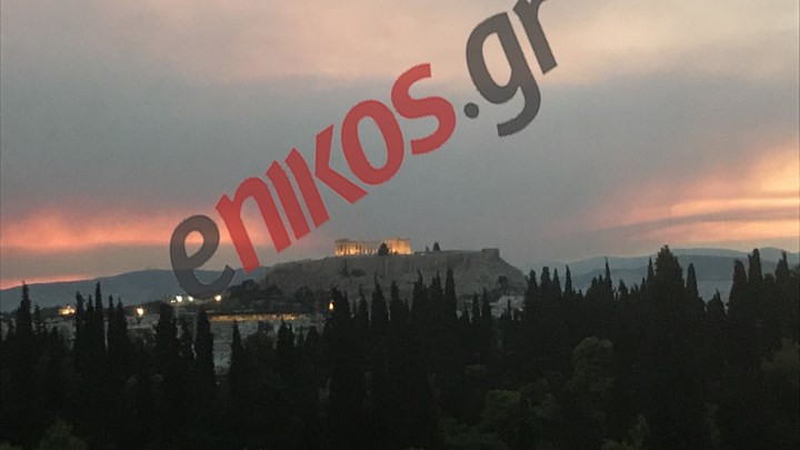 Πυκνοί καπνοί σε όλη την Αθήνα – Δείτε τις ΦΩΤΟ αναγνωστών