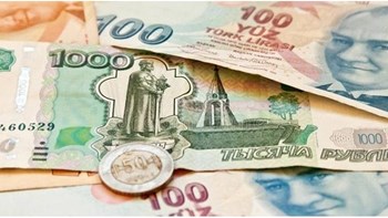 Ανακάμπτει από το ιστορικά χαμηλό επίπεδό της η τουρκική λίρα