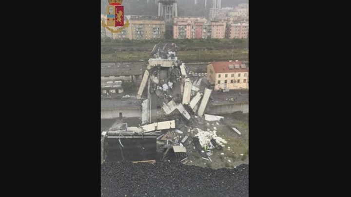 Και drone στην επιχείρηση διάσωσης εγκλωβισμένων στη γέφυρα της Γένοβας – ΒΙΝΤΕΟ