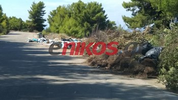 Σε σκουπιδότοπο έχει μετατραπεί οικισμός στον Άγιο Ιωάννη Θεολόγο – ΦΩΤΟ αναγνώστη