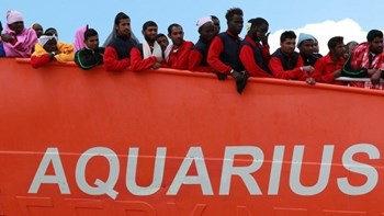 Το Aquarius αγκυροβόλησε στη Βαλέτα – Ποιες χώρες θα υποδεχθούν τους 141 μετανάστες