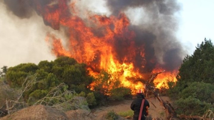 Σε εξέλιξη πυρκαγιά στην Ιεράπετρα