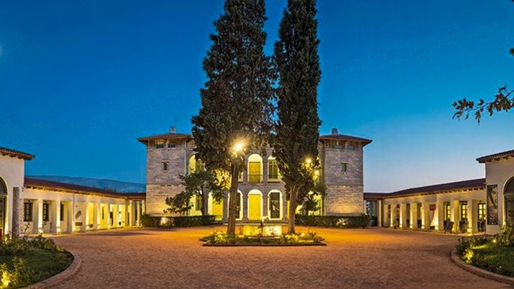 “Απροστάτευτο” το Βυζαντινό Μουσείο: Δύο γυναίκες ράντιζαν επί μιάμιση ώρα τα έργα με baby oil