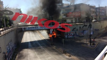 Στις φλόγες όχημα στα Σίδερα Χαλανδρίου- ΦΩΤΟ αναγνώστη- ΤΩΡΑ