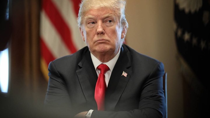 Τα ΜΜΕ απαντούν στα “πυρά” Τραμπ εναντίον τους: Οι δημοσιογράφοι δεν είναι ο εχθρός