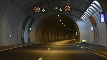 Φωτιά σε αυτοκίνητο μέσα σε τούνελ σήμανε συναγερμό σε Πυροσβεστική και Τροχαία