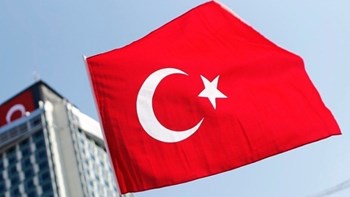 Αλμπαϊράκ: Η Τουρκία δεν θα προσφύγει στο ΔΝΤ