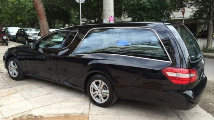 “Μακάβριος” εμπρησμός στον Κορυδαλλό- Έκαψαν… νεκροφόρα έξω από γραφείο τελετών