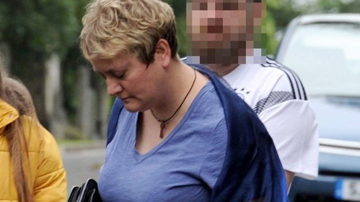 Ροζ σκάνδαλο στη Σκωτία: Καθηγήτρια πιάστηκε στα πράσα με 17χρονη μαθήτριά της