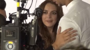 Οι βόλτες της Λίντσεϊ Λόχαν στη Μύκονο και τα γυρίσματα για το δικό της ριάλιτι – ΒΙΝΤΕΟ