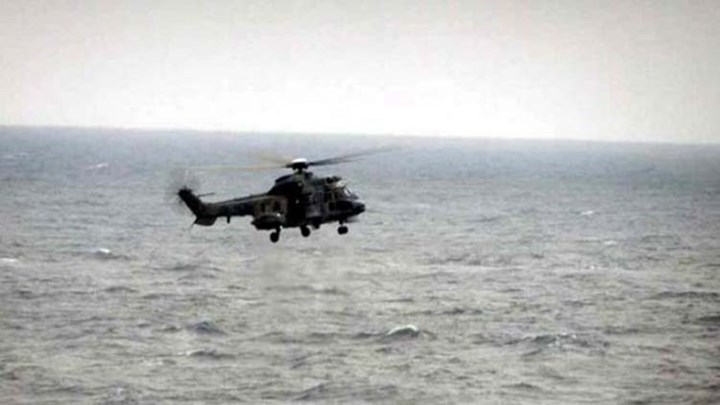 Συνεχίζονται οι έρευνες για τον εντοπισμό του 22χρονου στις Οινούσσες – Ελικόπτερο Super Puma σαρώνει την περιοχή