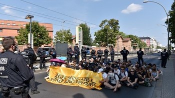 Ακυρώθηκε λόγω χαμηλής προσέλευσης η πορεία «μνήμης» για τον Ρούντολφ Ες