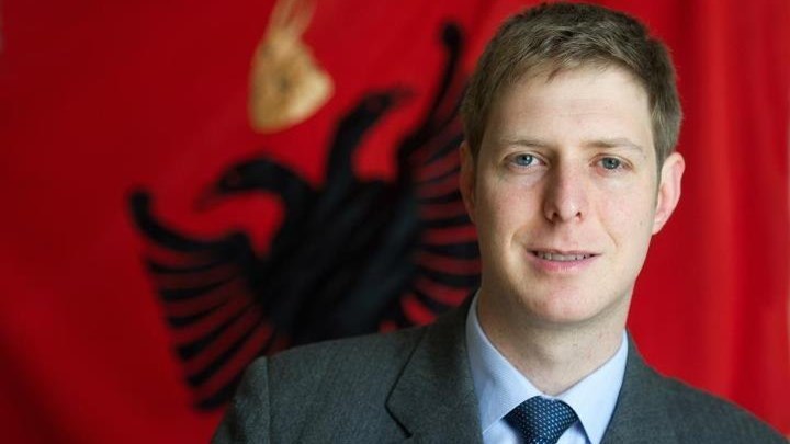 Προκαλεί ο πρίγκιπας Λέκα της Αλβανίας – Οραματίζεται μια “Μεγάλη Αλβανία” όπου θα βασιλεύει ο ίδιος