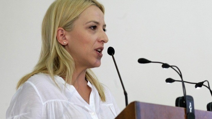 Δούρου: Δεν είμαι εξαφανισμένη στα άσχημα και παρούσα στα εγκαίνια και τις κορδέλες