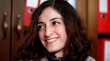 Ανεστάλη η απαγόρευση εξόδου από την Τουρκία για την Γερμανίδα δημοσιογράφο Μεσαλέ Τόλου