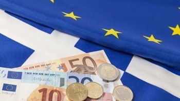La Repubblica: Η Ελλάδα βγαίνει σήμερα από το τρίτο και τελευταίο διεθνές σχέδιο διάσωσης