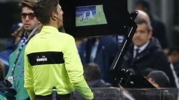 Επαναφέρει το θέμα του VAR για το Champions League η UEFA