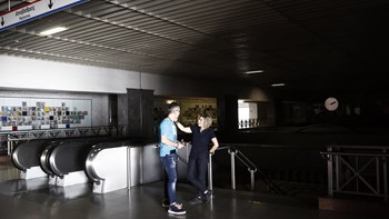 Η στιγμή του μπλακ άουτ στο σταθμό του μετρό στο Σύνταγμα – ΒΙΝΤΕΟ