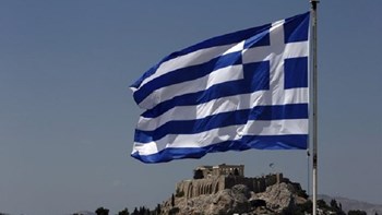Bloomberg: Οι επενδύσεις θα στείλουν ισχυρό μήνυμα στους καταθέτες