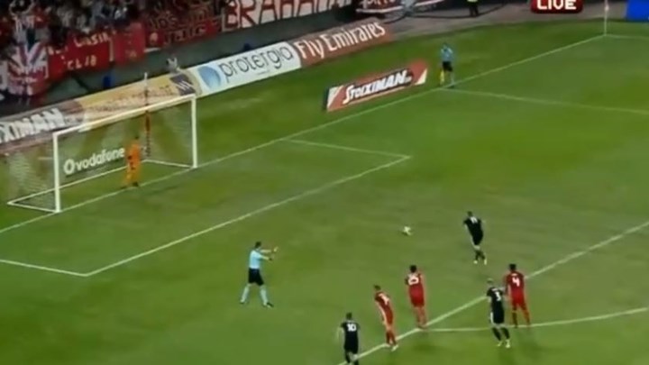 Το γκολ της ισοφάρισης της Μπέρνλι κόντρα στον Ολυμπιακό – ΒΙΝΤΕΟ