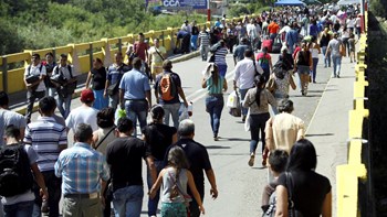 Το Περού υπολογίζει ότι θα φτάσουν στην επικράτειά του μισό εκατομμύριο πρόσφυγες από την Βενεζουέλα
