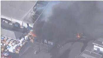 Φωτιά στις εγκαταστάσεις της Tesla στην Καλιφόρνια – ΒΙΝΤΕΟ