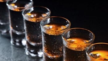 Έρευνα: Το αλκοόλ βλάπτει από την πρώτη σταγόνα