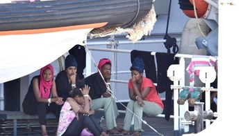 Άκαρπη η συνάντηση των κρατών της Ε.Ε για την τύχη των μεταναστών στο ιταλικό πλοίο