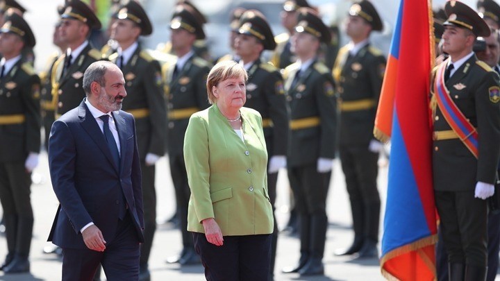 Μέρκελ: Οι θηριωδίες που διαπράχθηκαν κατά των Αρμενίων δεν πρέπει και δεν θα ξεχαστούν