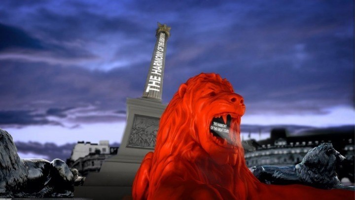 Ένα κόκκινο λιοντάρι βρυχάται… ποιήματα