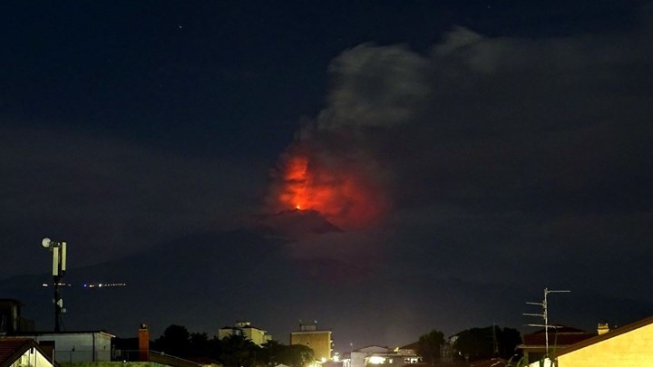 «Ξύπνησε» η Αίτνα – Εντυπωσιακές εικόνες από το ηφαίστειο στην Σικελία – ΒΙΝΤΕΟ – ΦΩΤΟ