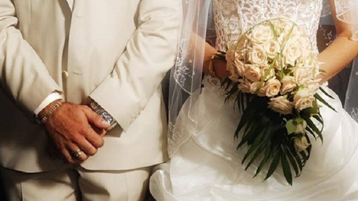 Γυναίκα προκάλεσε αναστάτωση στον γάμο του πρώην συζύγου της