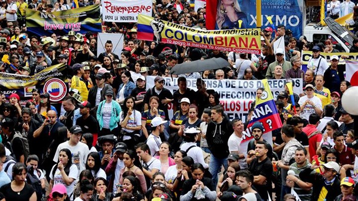 Οι ψηφοφόροι της Κολομβίας κλήθηκαν στις κάλπες για δημοψήφισμα προκειμένου να εγκρίνουν επτά μέτρα για την πάταξη της διαφθοράς