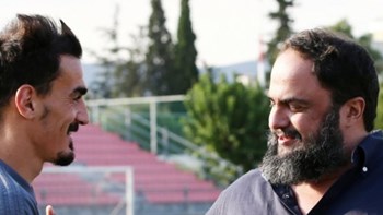 Παρουσία Μαρινάκη ο αγιασμός του Ολυμπιακού – Τα είπε με Μαρτίνς, Λάζαρο και Φορτούνη – ΦΩΤΟ