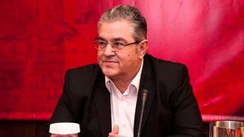 Κουτσούμπας από τη Νέα Μάκρη: Δεν συμβιβαζόμαστε εν έτει 2018 να χάνονται άνθρωποι από τις πυρκαγιές και τις πλημμύρες