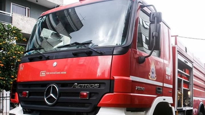 Φωτιά στο κέντρο της Αθήνας – ΤΩΡΑ