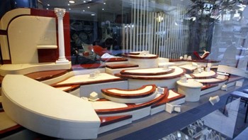 Διέρρηξαν κοσμηματοπωλείο στη Νίκαια- Άγνωστη η λεία των ”ποντικών”