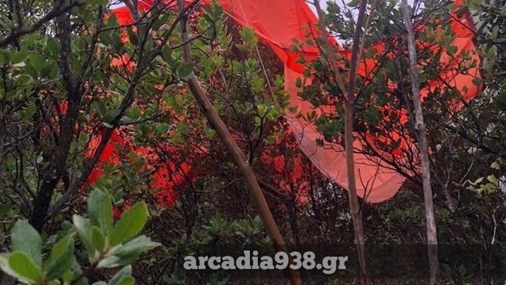 Οι πρώτες φωτογραφίες από το σημείο της πτώσης του αεροσκάφους – ΦΩΤΟ – ΒΙΝΤΕΟ