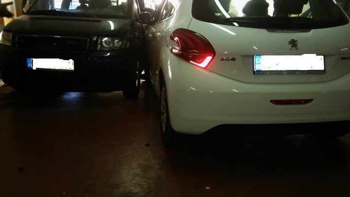 Τροχαίο στα Χανιά: ΙΧ συγκρούστηκαν μέσα σε …γκαράζ – ΦΩΤΟ