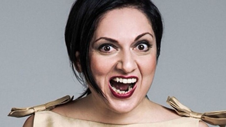 «Ήθη κι έθιμα εκτός Σένγκεν» από τη Σοφία Μουτίδου!