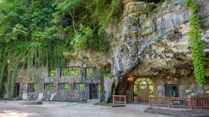 Πολυτελές σπίτι μέσα σε… σπηλιά – ΦΩΤΟ