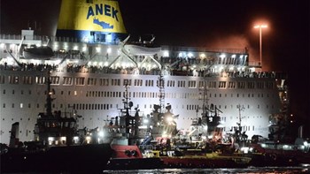 Ολοκληρώθηκε η αποβίβαση των 875 επιβατων