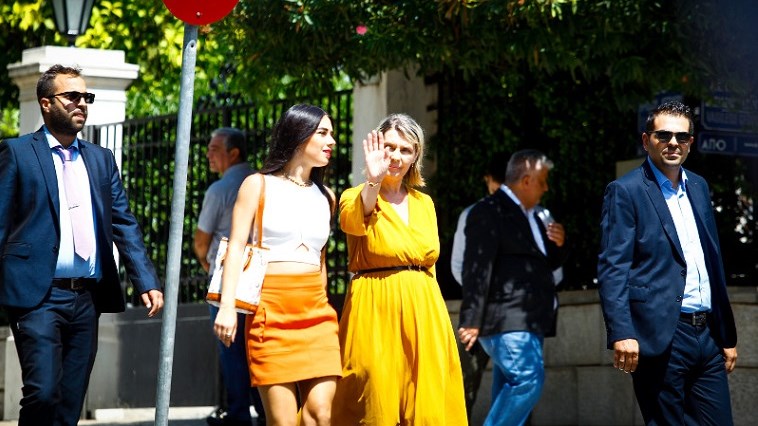 Έκλεψε τις εντυπώσεις η κόρη της Παπακώστα  στο Προεδρικό Μέγαρο – ΦΩΤΟ