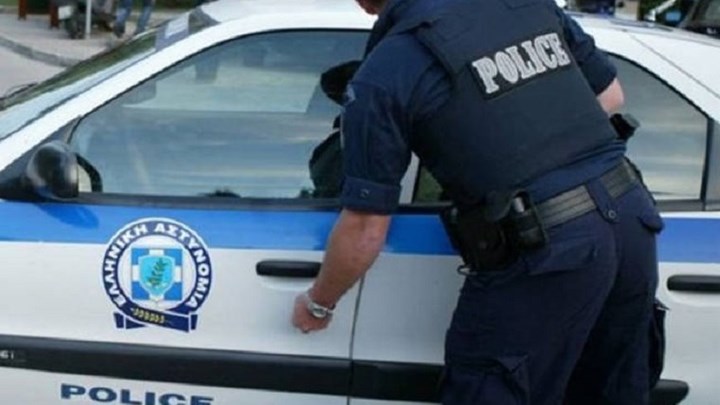 Κατέβηκε από την κεραία ο άνδρας που απειλούσε να αυτοκτονήσει