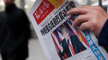 China Daily: Οι αναρτήσεις του Προέδρου Τραμπ στο Twitter είναι μηνύματα από κάποιο εναλλακτικό σύμπαν