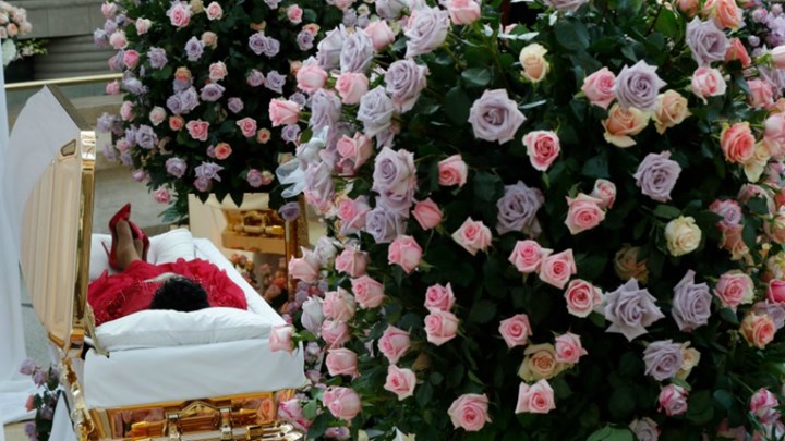 Μαραθώνια η νεκρώσιμη ακολουθία της Αρίθα Φράνκλιν – Έξι ώρες γεμάτες μουσική και χαρά – ΒΙΝΤΕΟ