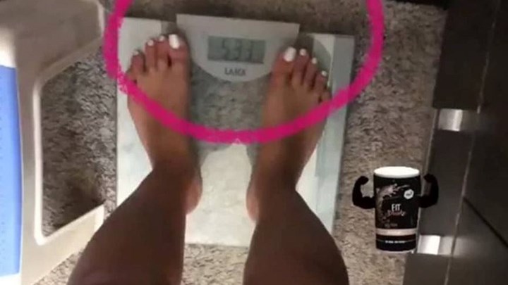 Γνωστή Ελληνίδα ανέβηκε στη ζυγαριά και σόκαρε τους followers της – ΦΩΤΟ